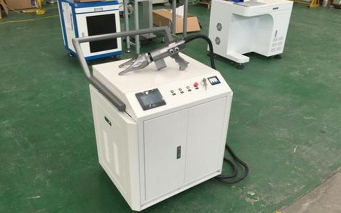 激光除銹機(jī)加工時必須使用防護(hù)氣體